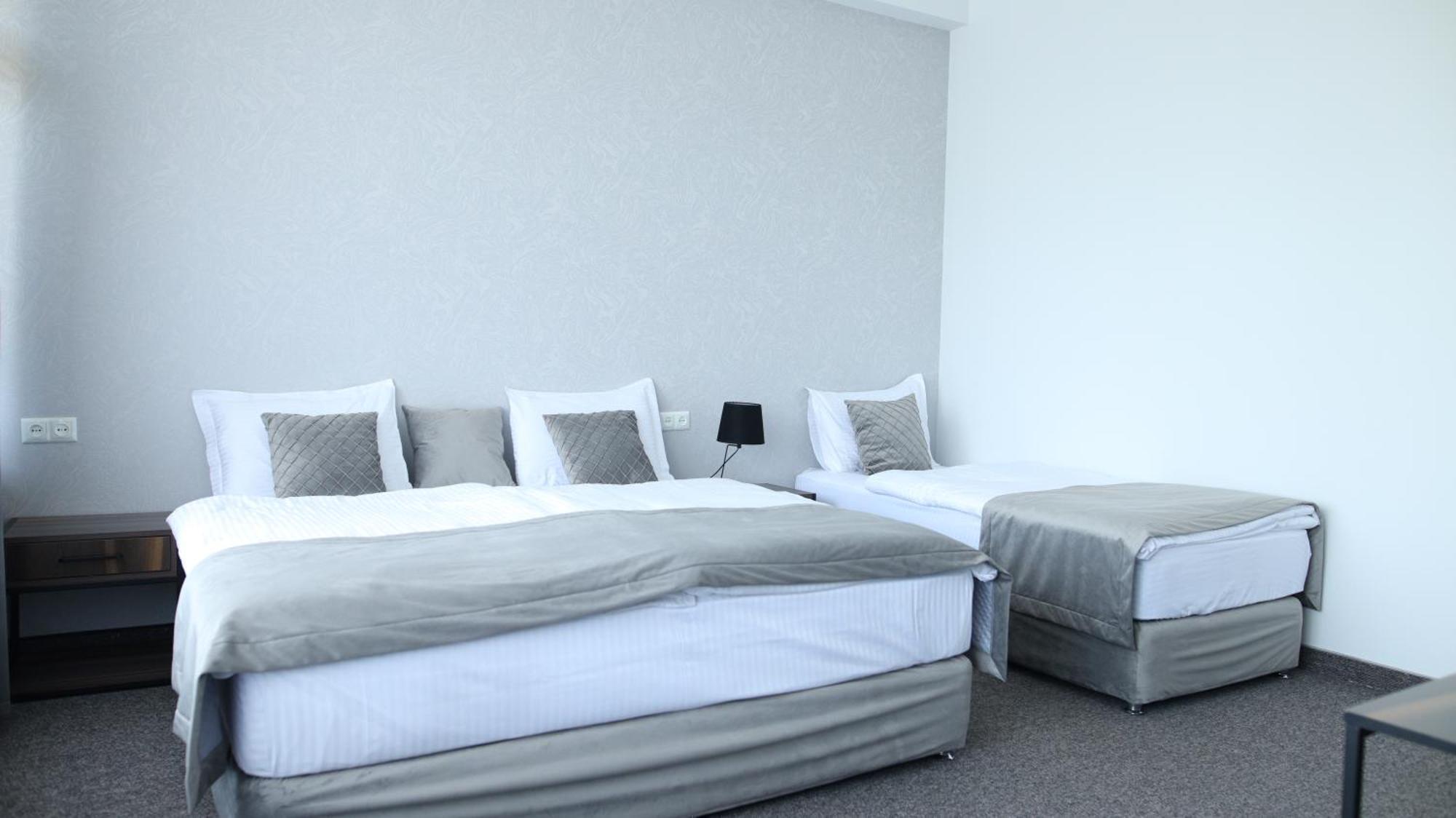 Bmg Hotel By Grigoryans Group Goris Esterno foto