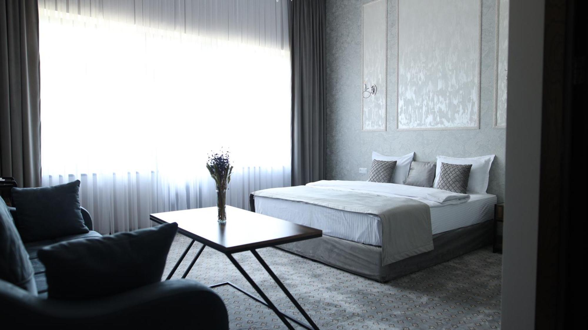 Bmg Hotel By Grigoryans Group Goris Esterno foto