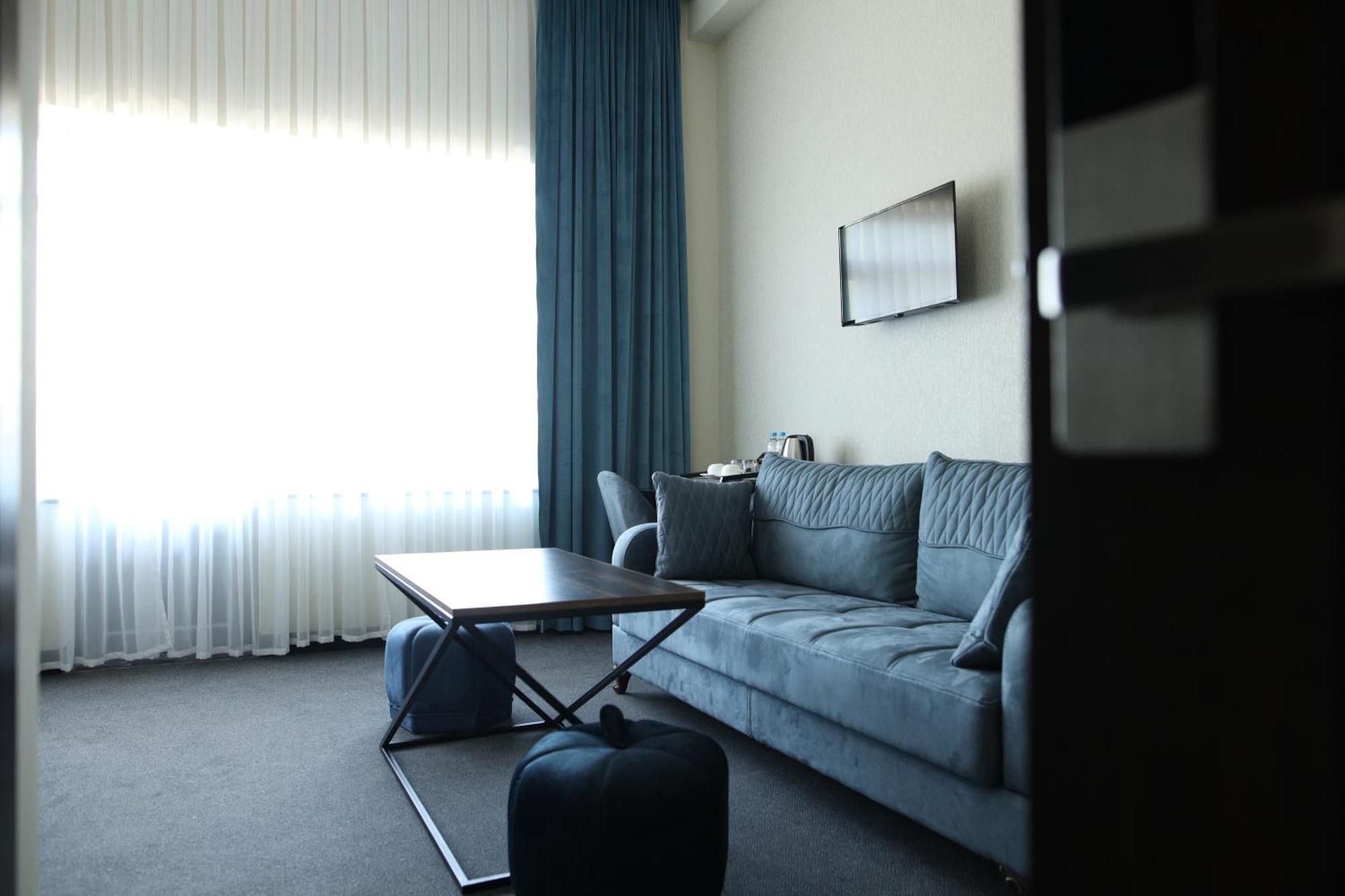 Bmg Hotel By Grigoryans Group Goris Esterno foto
