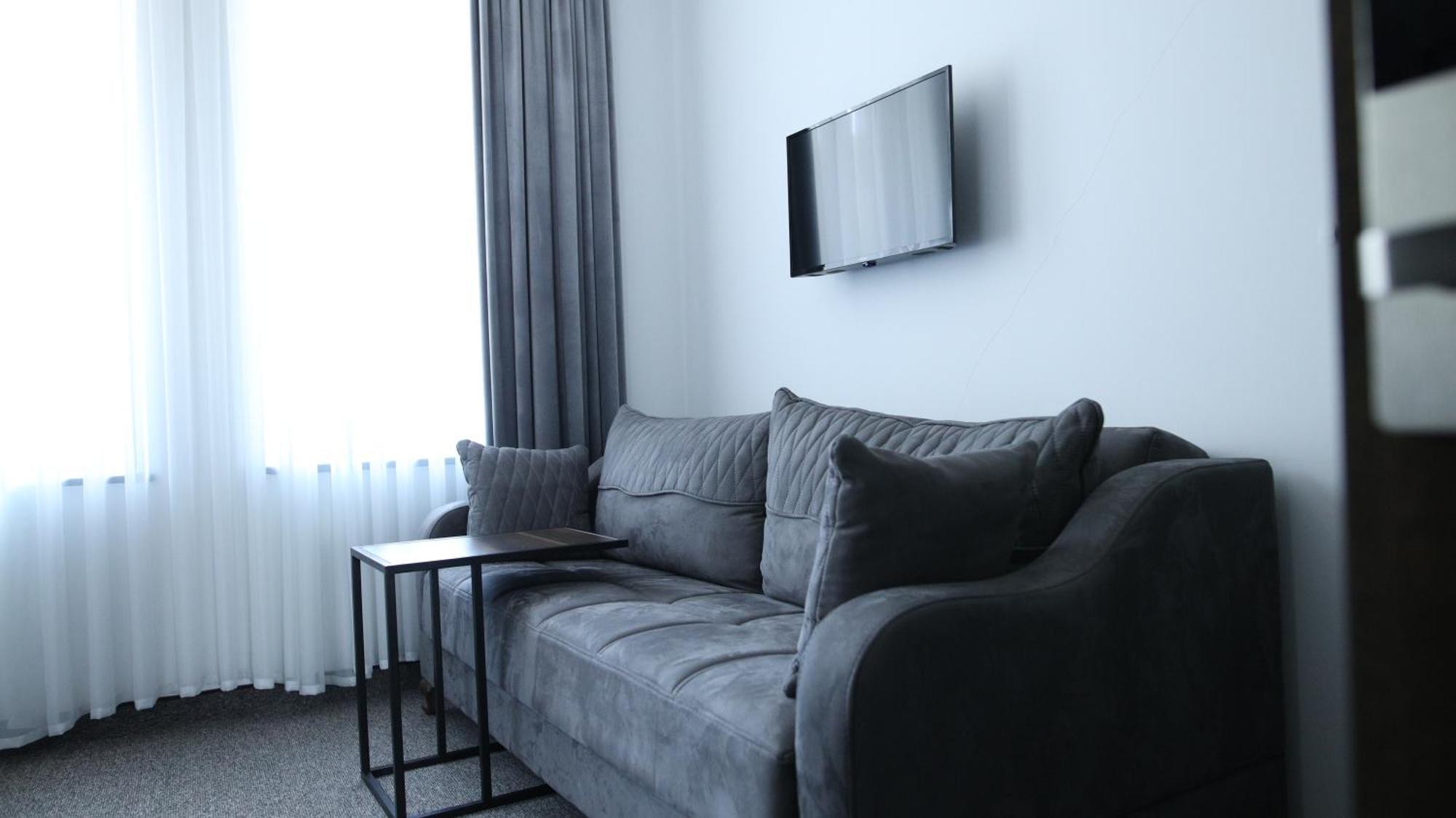 Bmg Hotel By Grigoryans Group Goris Esterno foto