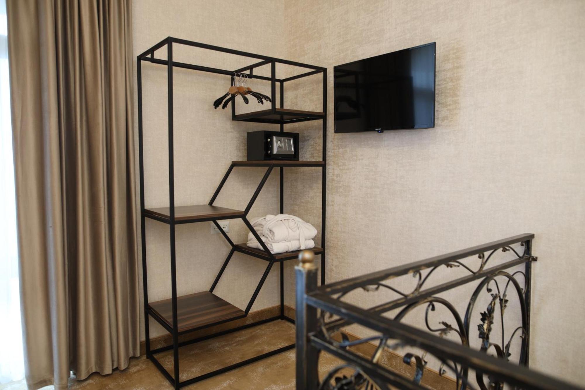 Bmg Hotel By Grigoryans Group Goris Esterno foto