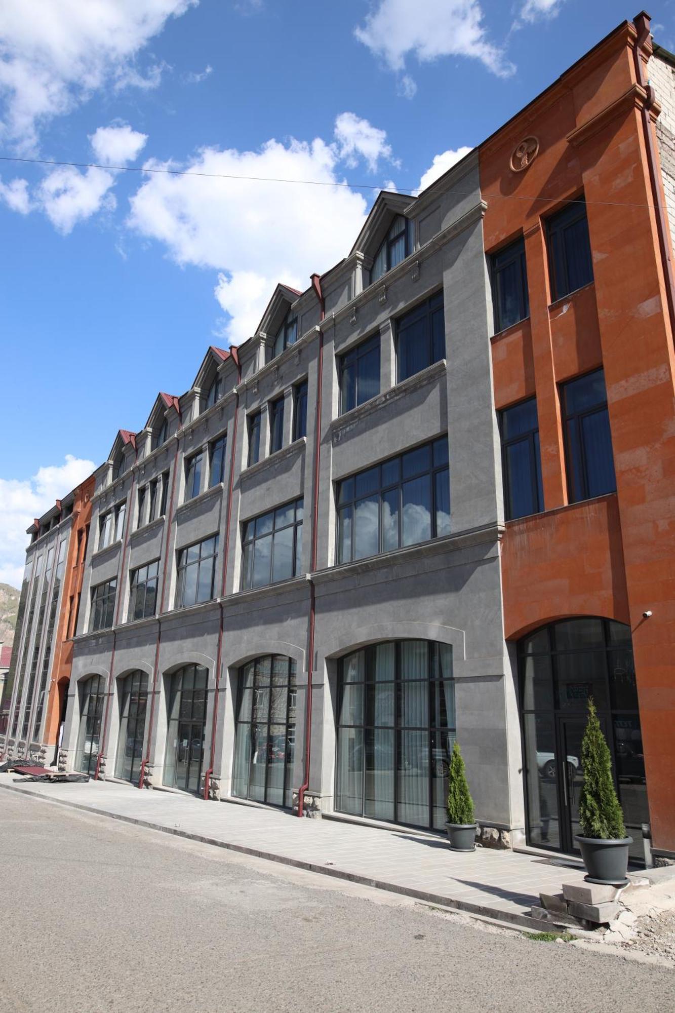 Bmg Hotel By Grigoryans Group Goris Esterno foto