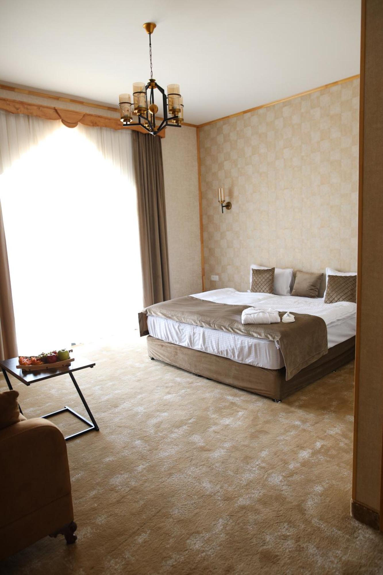 Bmg Hotel By Grigoryans Group Goris Esterno foto