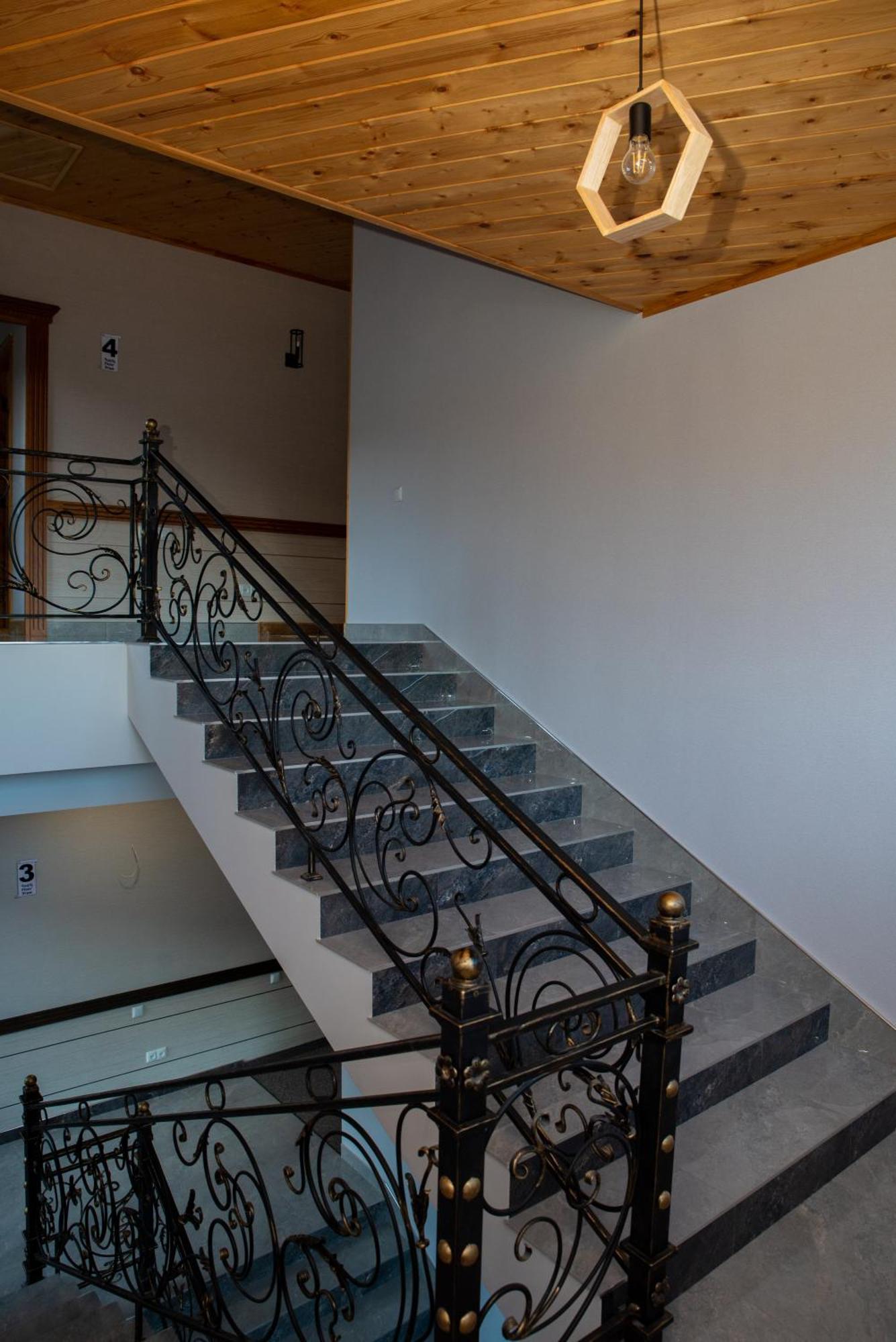 Bmg Hotel By Grigoryans Group Goris Esterno foto